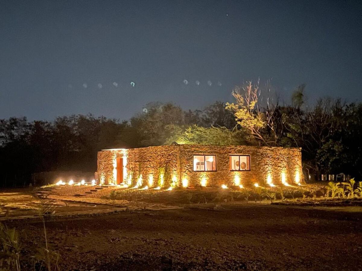 אודייפור Kesar Farm House On The Lake מראה חיצוני תמונה