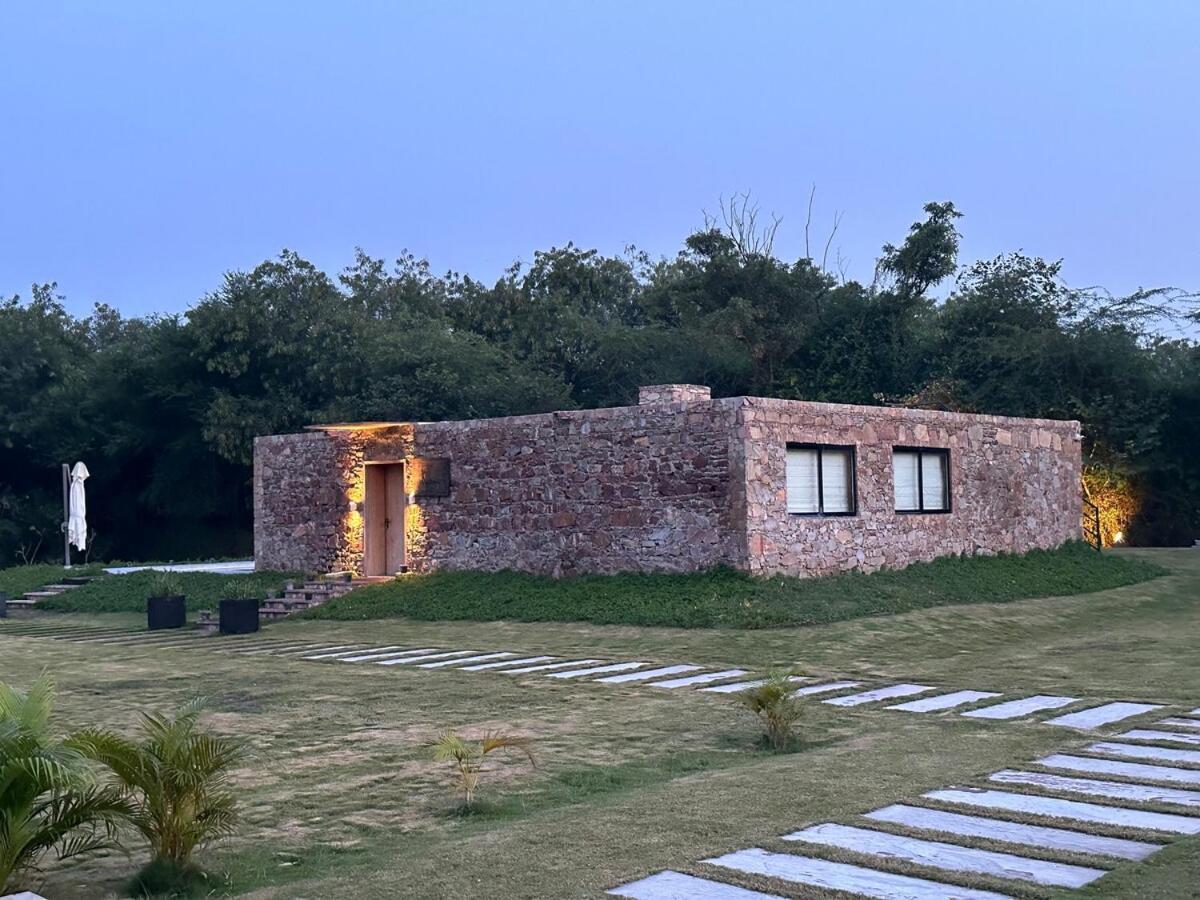 אודייפור Kesar Farm House On The Lake מראה חיצוני תמונה